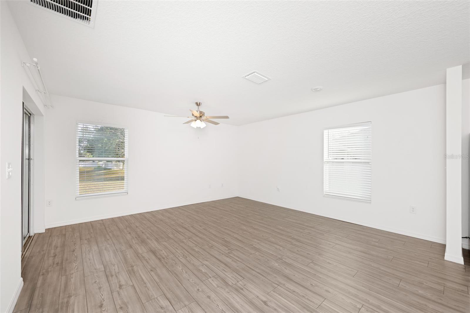 SPRING RIDGE - Residential