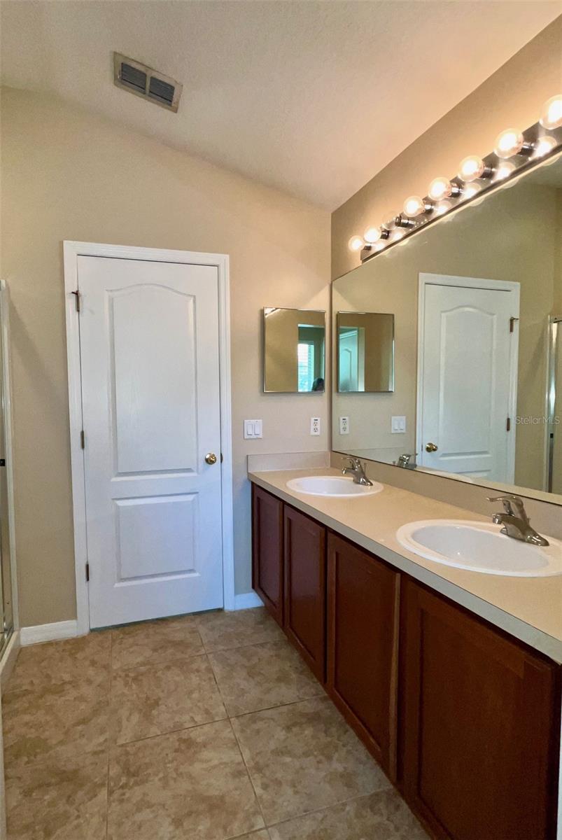 OVERLOOK/PARKSIDE CONDO - Residential Lease