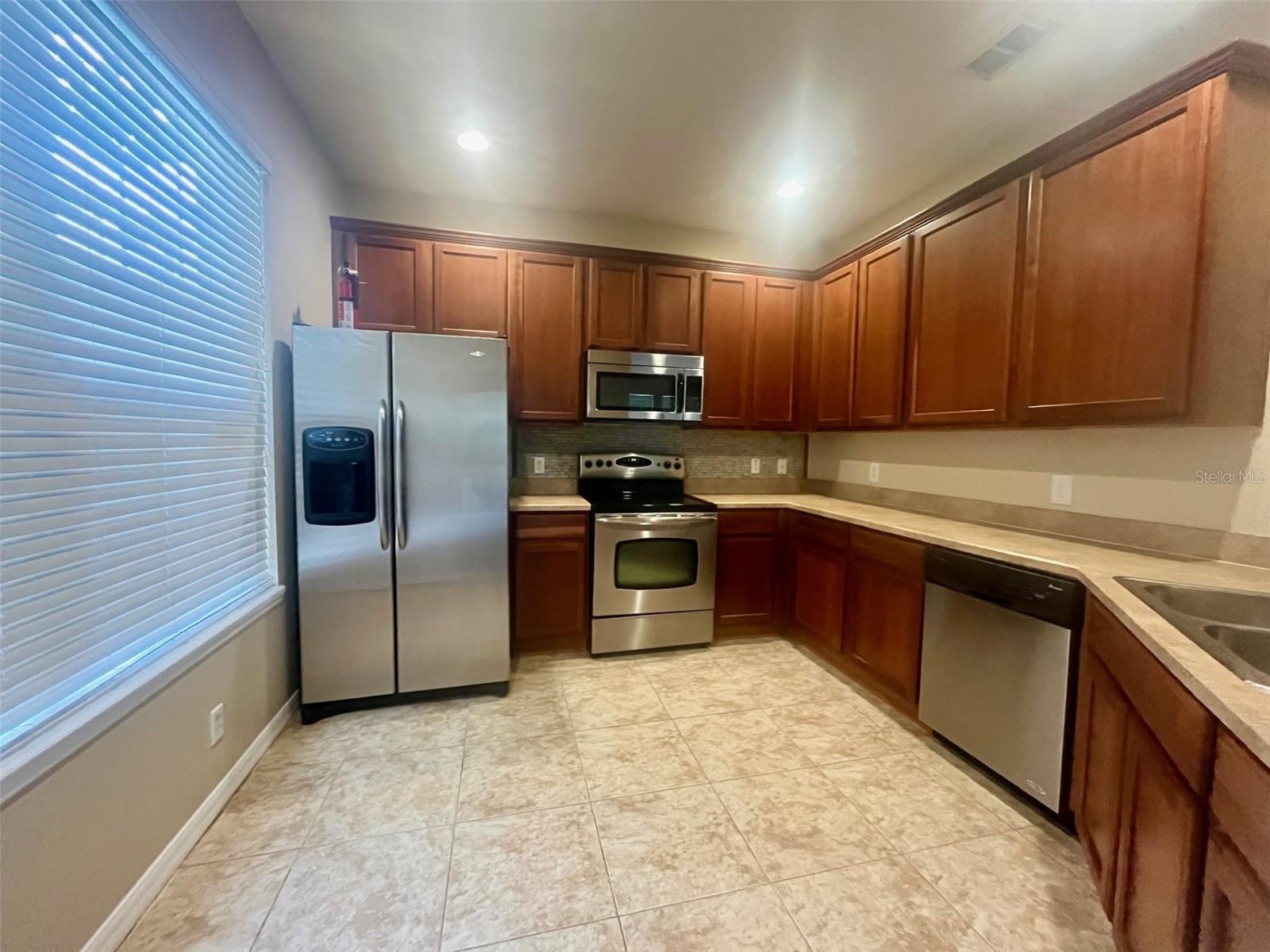 OVERLOOK/PARKSIDE CONDO - Residential Lease