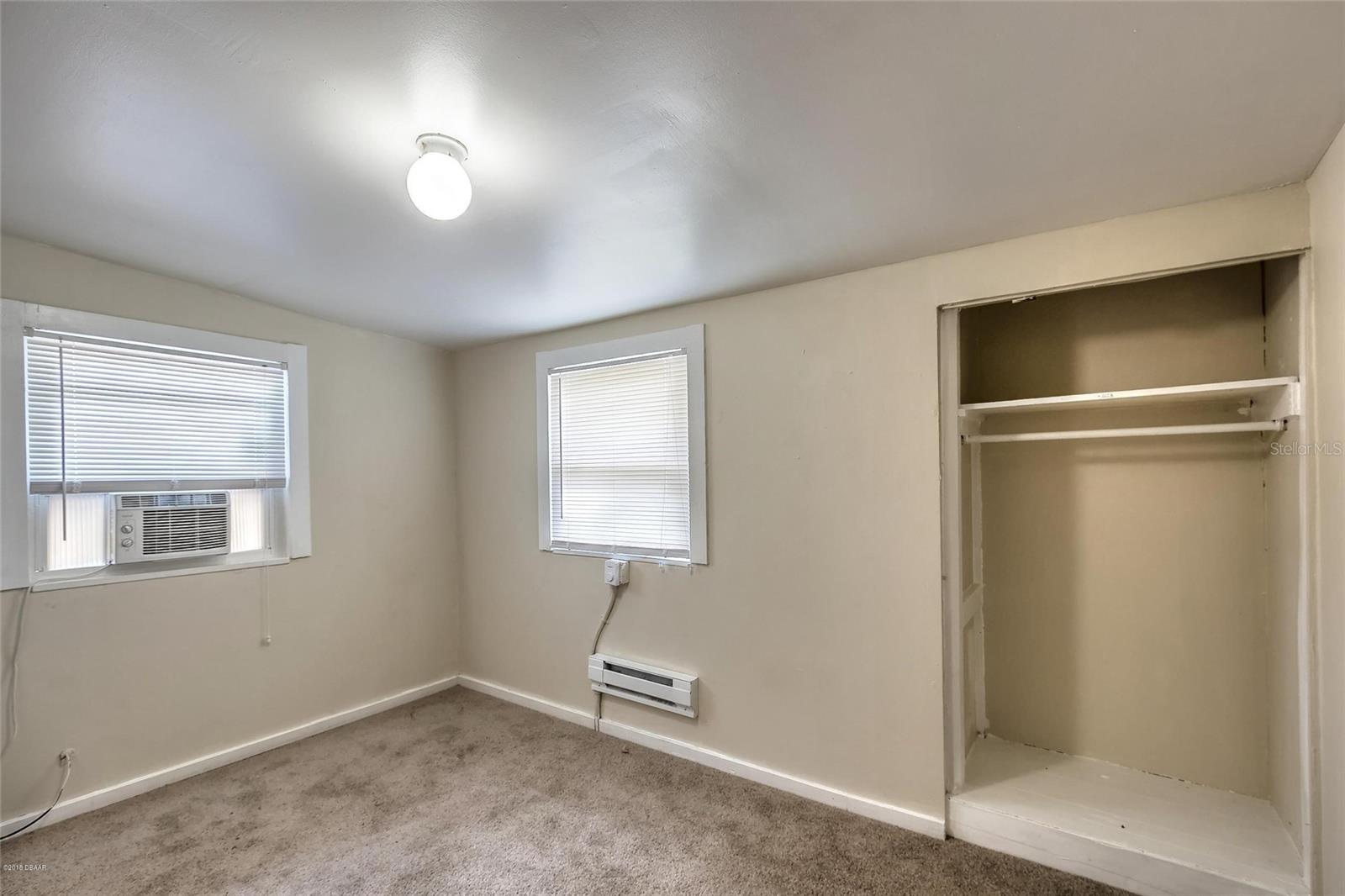 HUSTONS DAYTONA BEACH - Residential Income