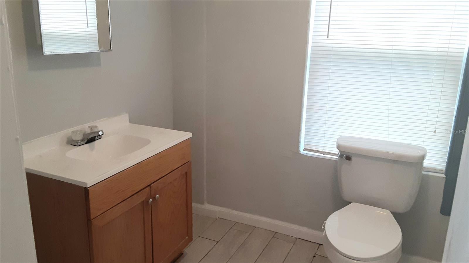 HUSTONS DAYTONA BEACH - Residential Income