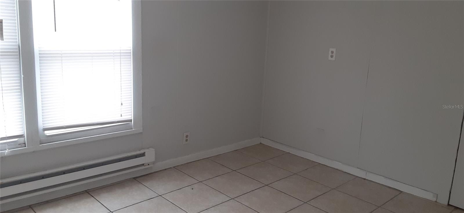 HUSTONS DAYTONA BEACH - Residential Income