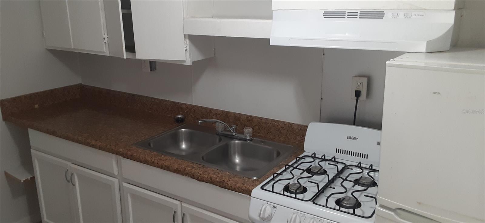 HUSTONS DAYTONA BEACH - Residential Income