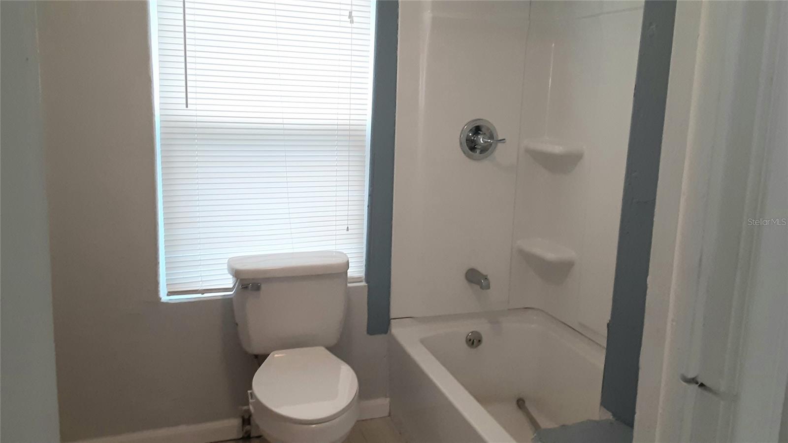 HUSTONS DAYTONA BEACH - Residential Income