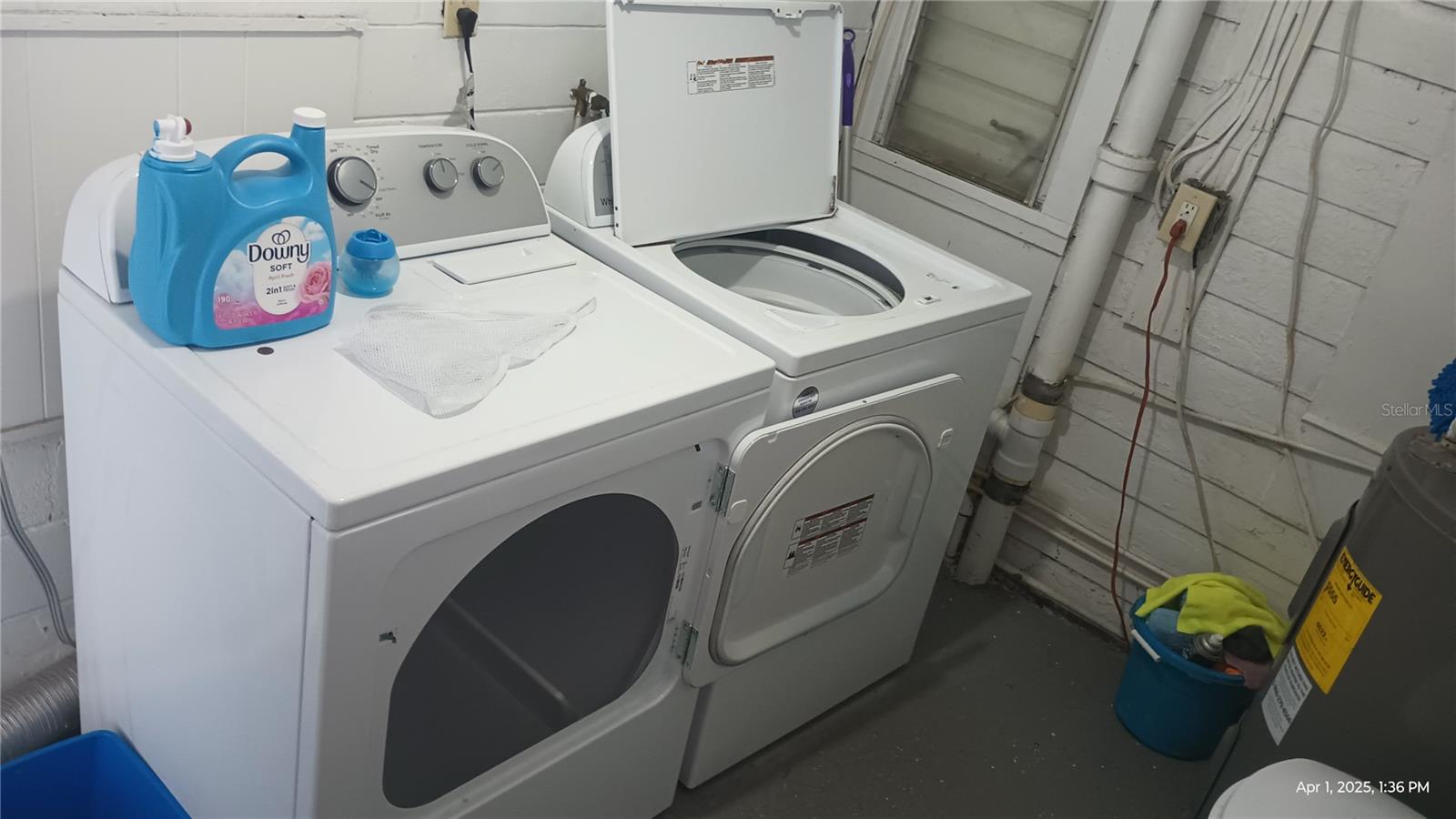 HUSTONS DAYTONA BEACH - Residential Income