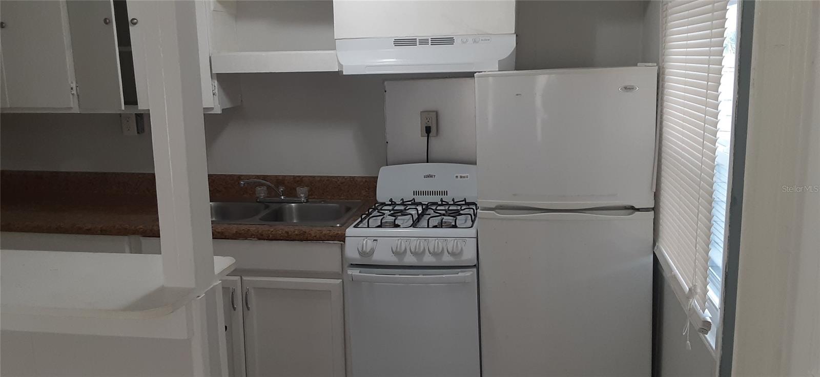 HUSTONS DAYTONA BEACH - Residential Income