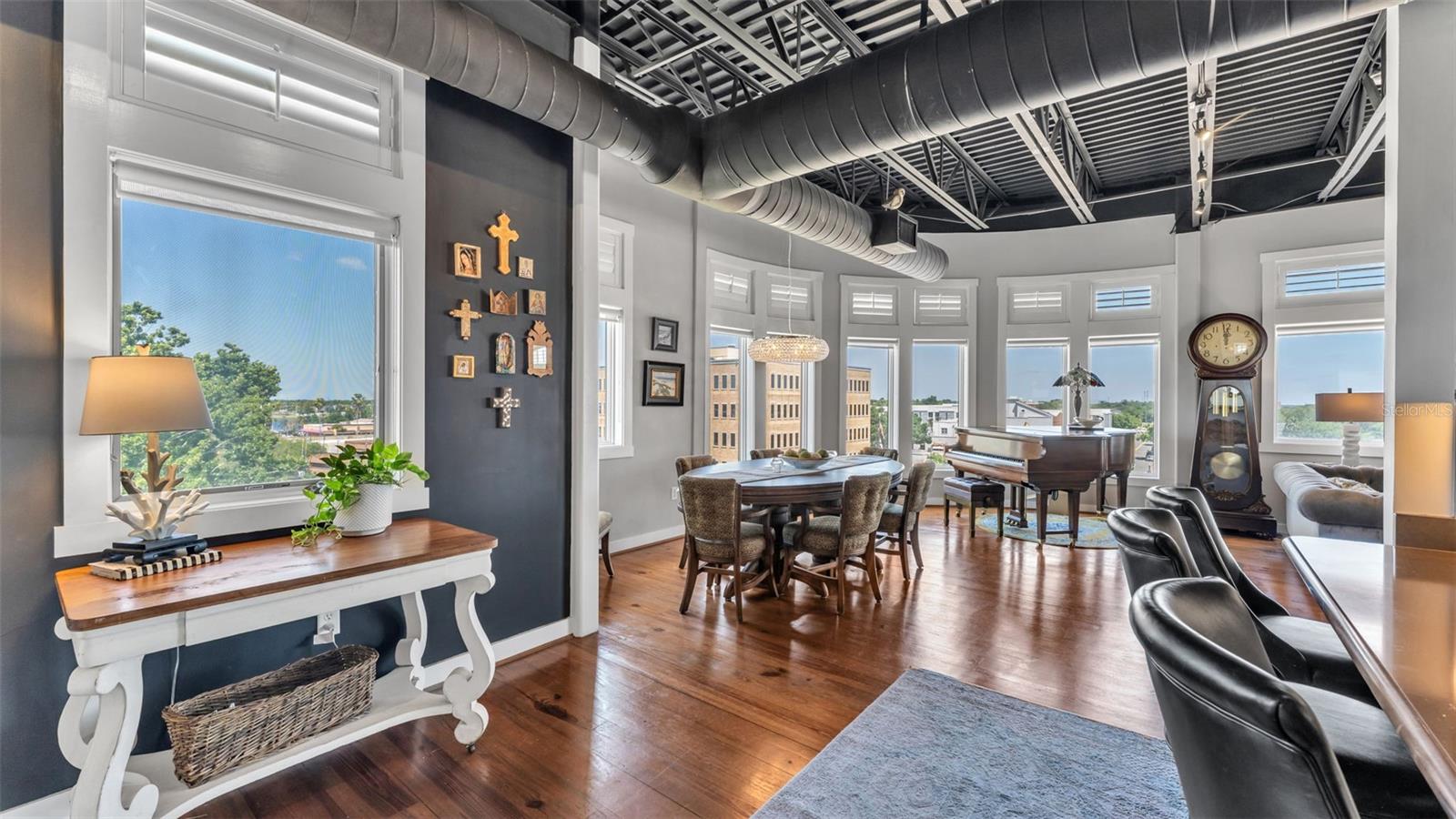 LOFTS ON PARK CONDO - Residential