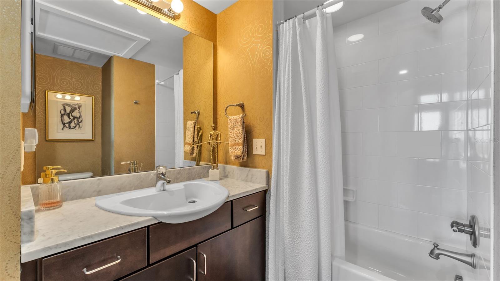 LOFTS ON PARK CONDO - Residential