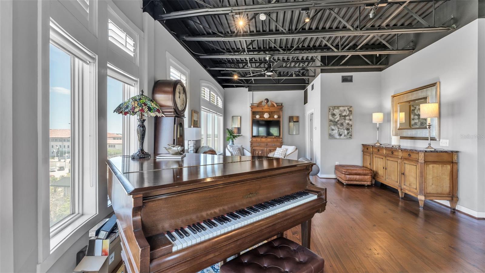 LOFTS ON PARK CONDO - Residential