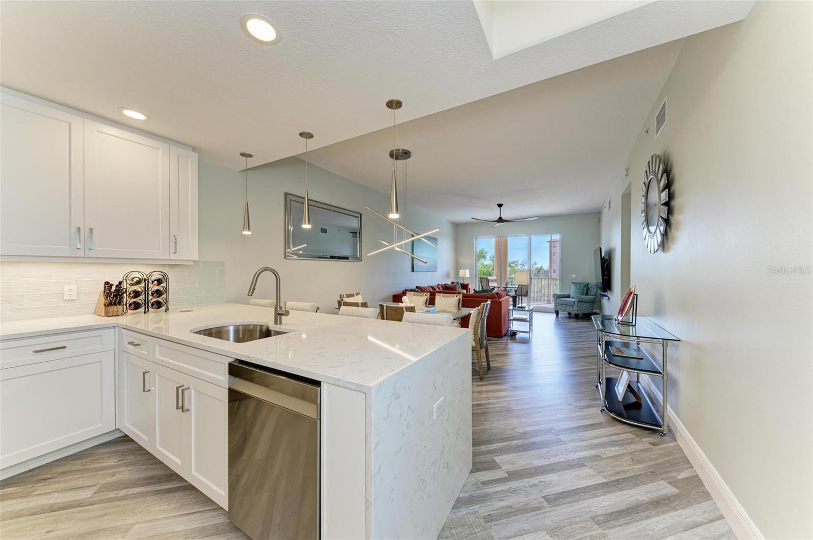 5591 CANNES CIRCLE 403