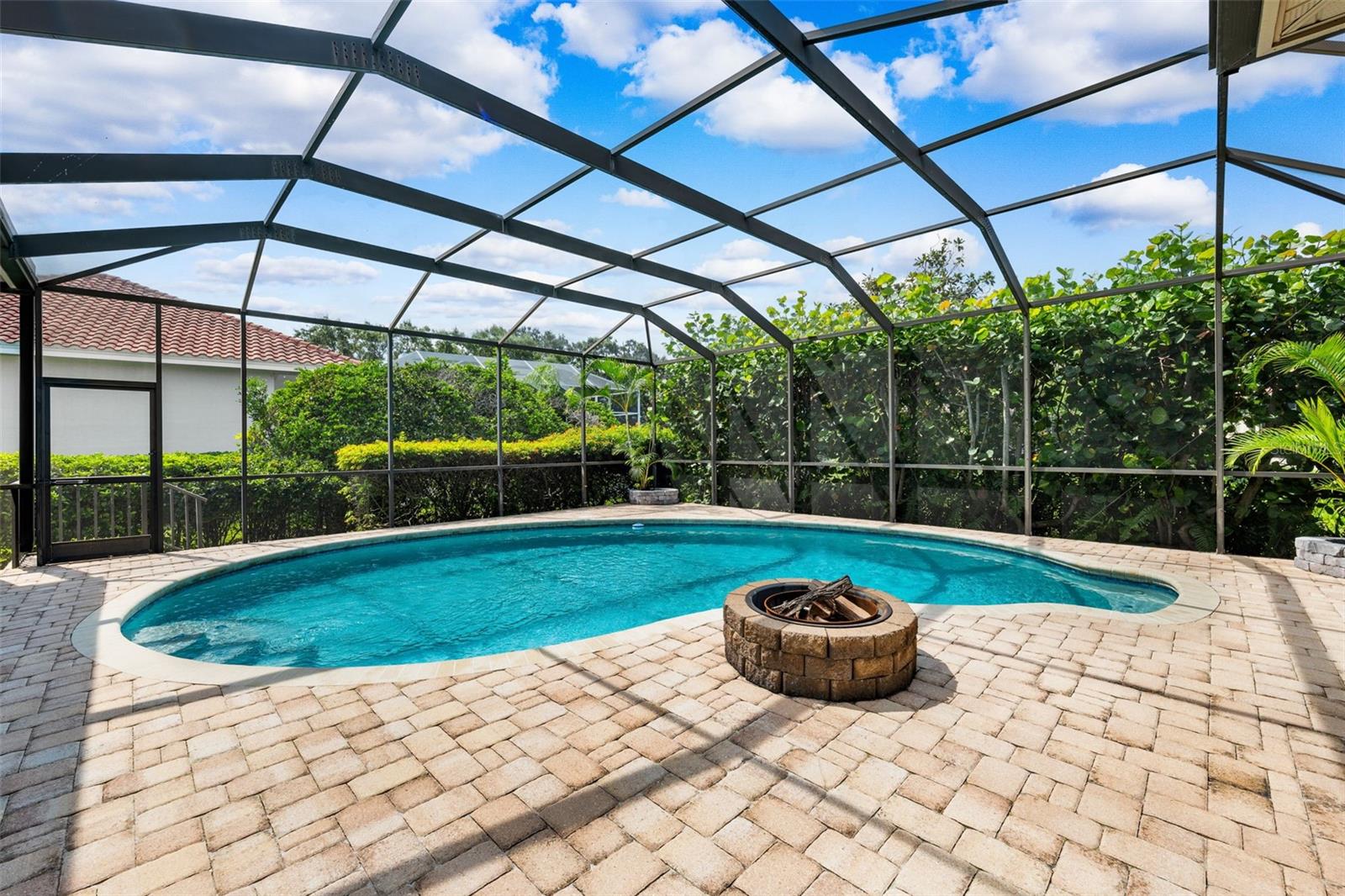 PELICAN BAY ESTATES AT SKIMMER POINT PH I - Residential