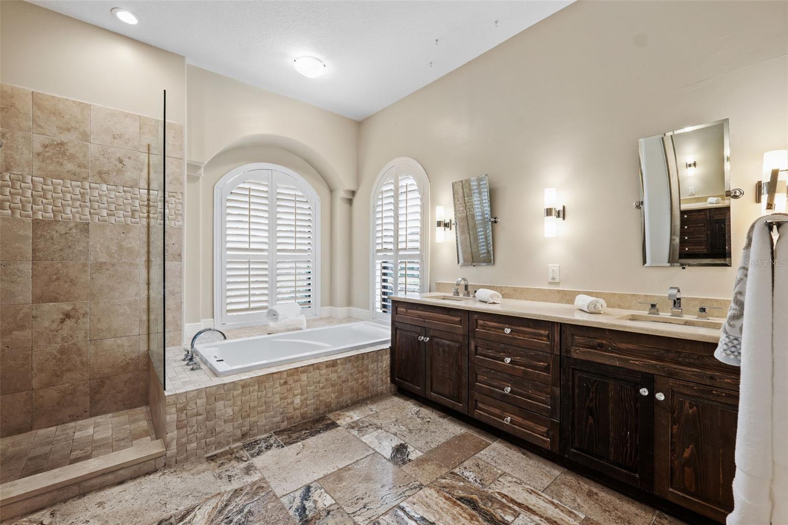 PELICAN BAY ESTATES AT SKIMMER POINT PH I - Residential