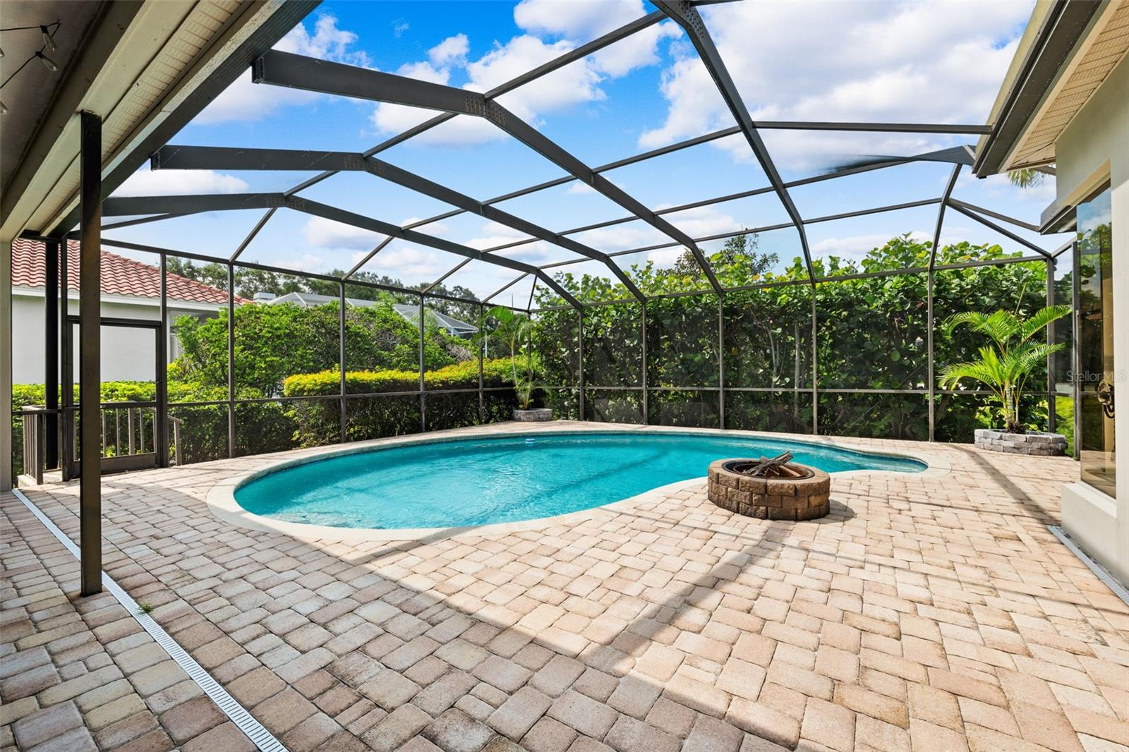 PELICAN BAY ESTATES AT SKIMMER POINT PH I - Residential