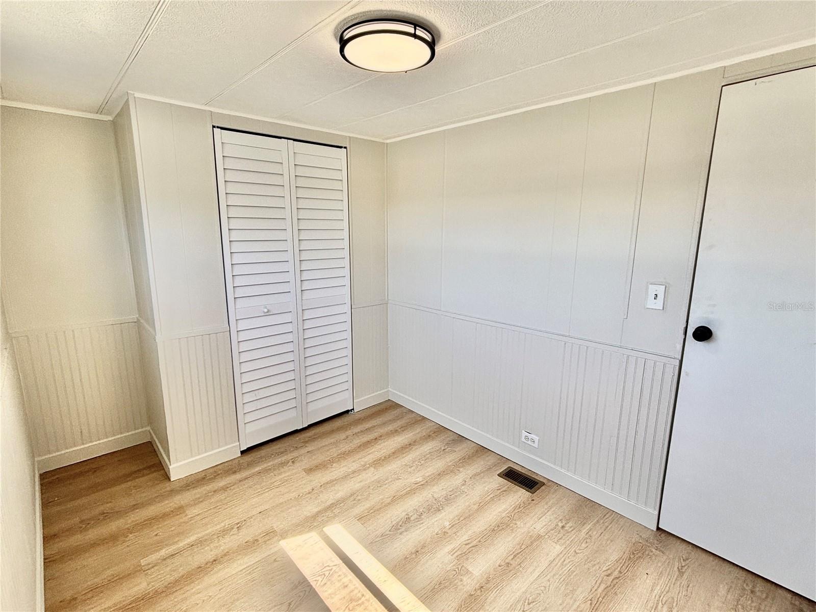 MOBEL AMERICANA MOBILE HOME PARK UNREC - Residential Lease