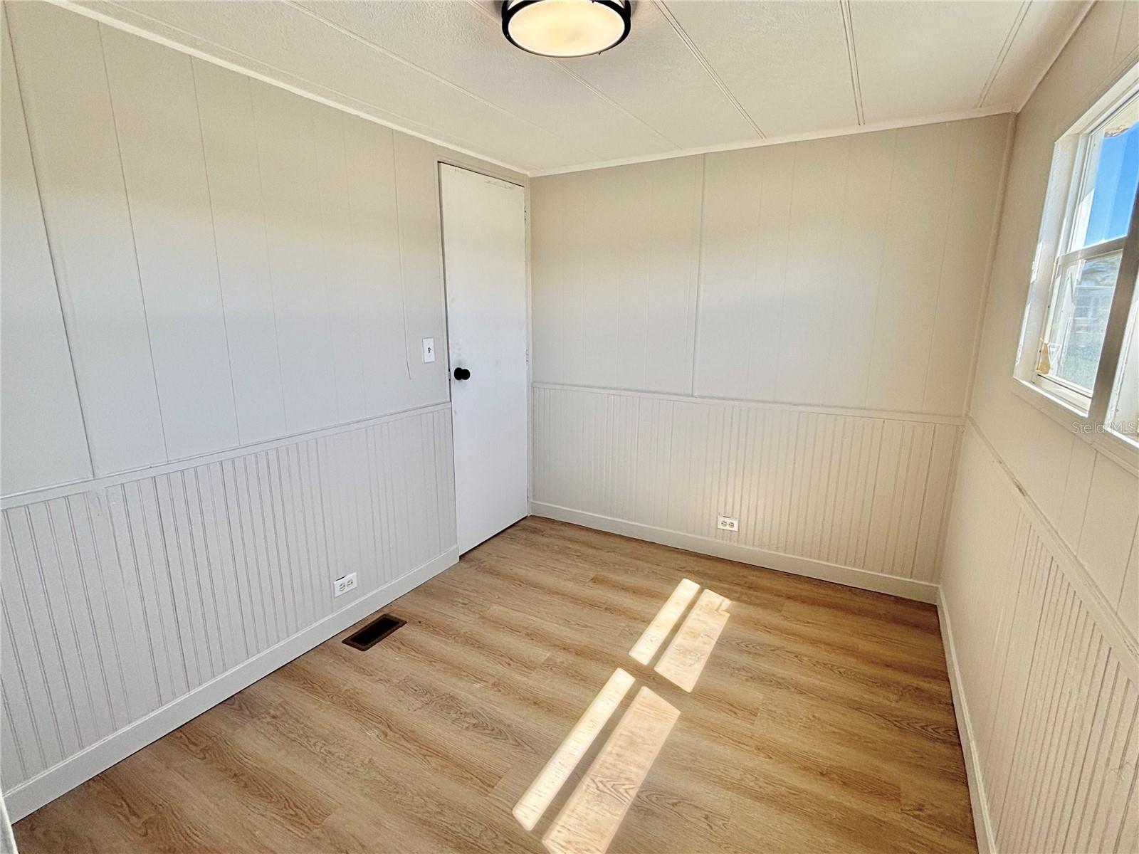 MOBEL AMERICANA MOBILE HOME PARK UNREC - Residential Lease
