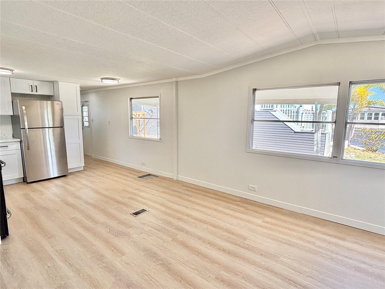 MOBEL AMERICANA MOBILE HOME PARK UNREC - Residential Lease
