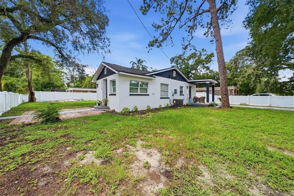 10124 N HYACINTH AVE, TAMPA, FL 33612 - Image e45b03e28dfe332f0c1257c4b7aec4b0/4152323819