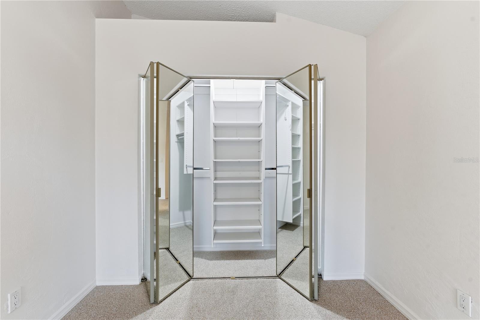 LAKESIDE/MATANZAS SHORES - Residential