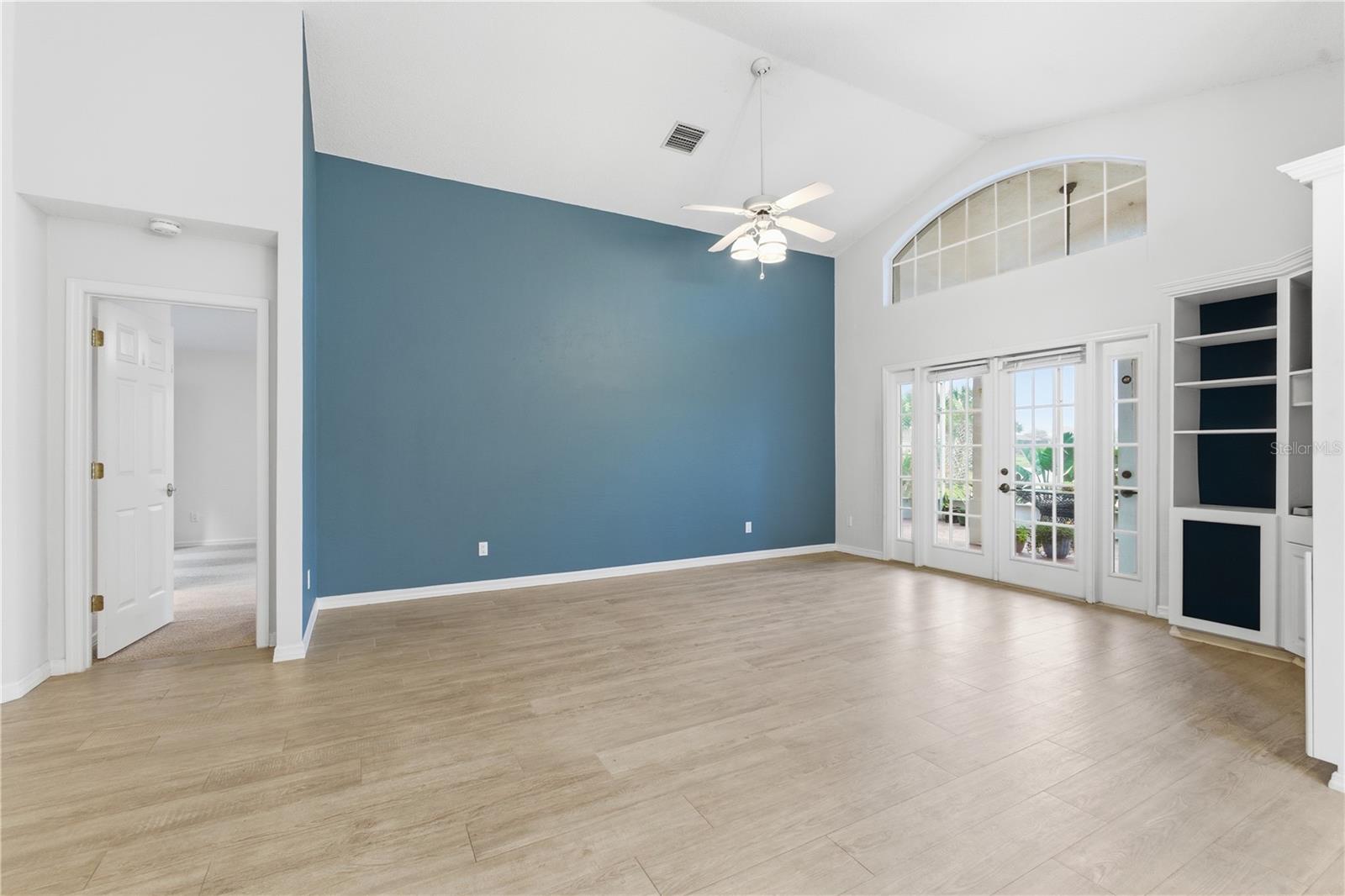 LAKESIDE/MATANZAS SHORES - Residential