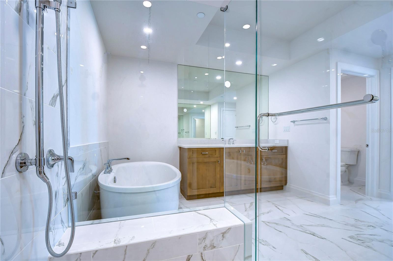 SUNSET POINTE AT COLLANY KEY IV CONDO - Residential