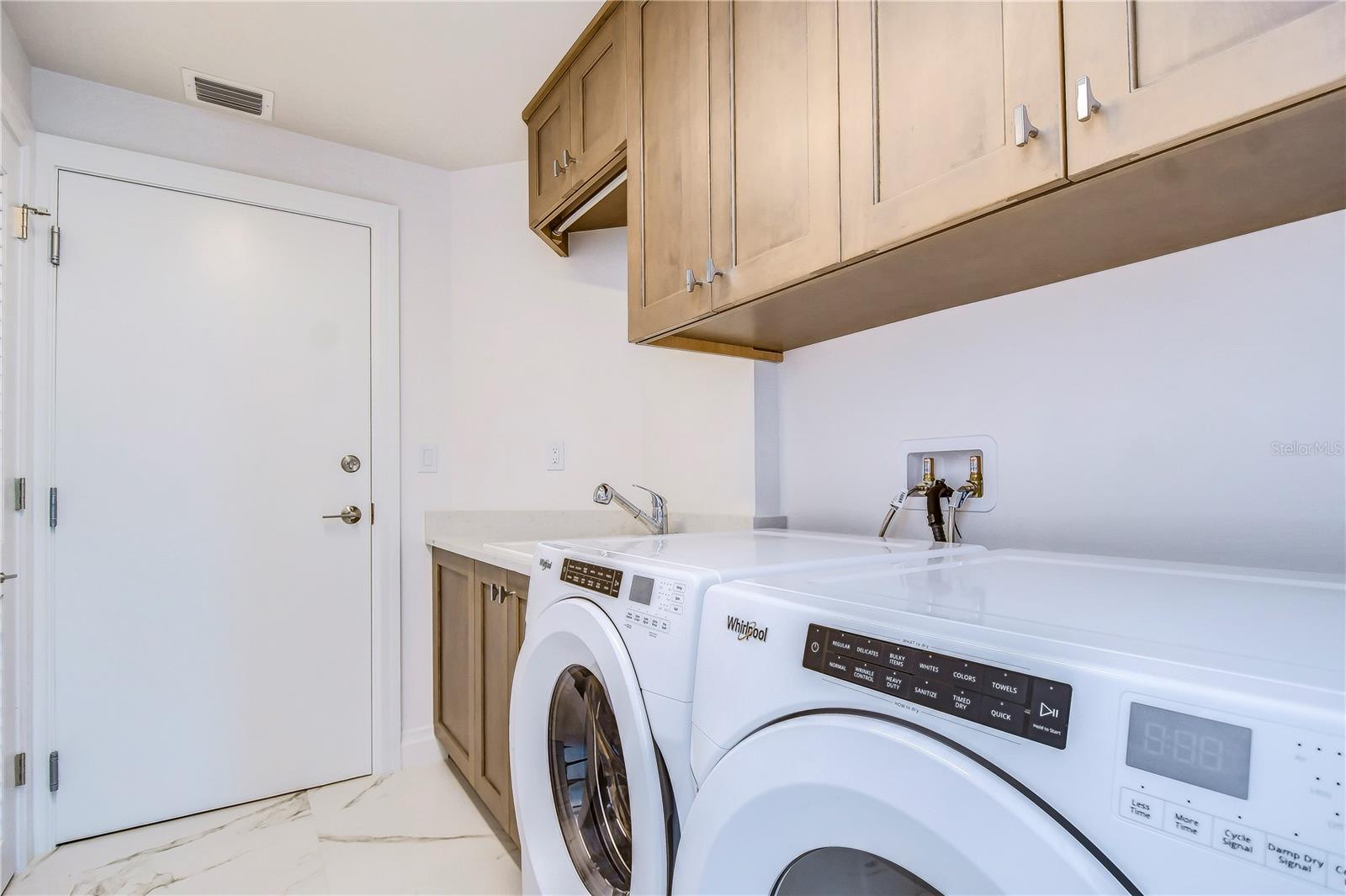 SUNSET POINTE AT COLLANY KEY IV CONDO - Residential