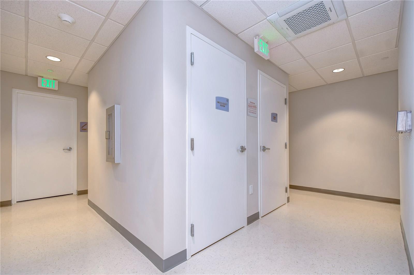 SUNSET POINTE AT COLLANY KEY IV CONDO - Residential