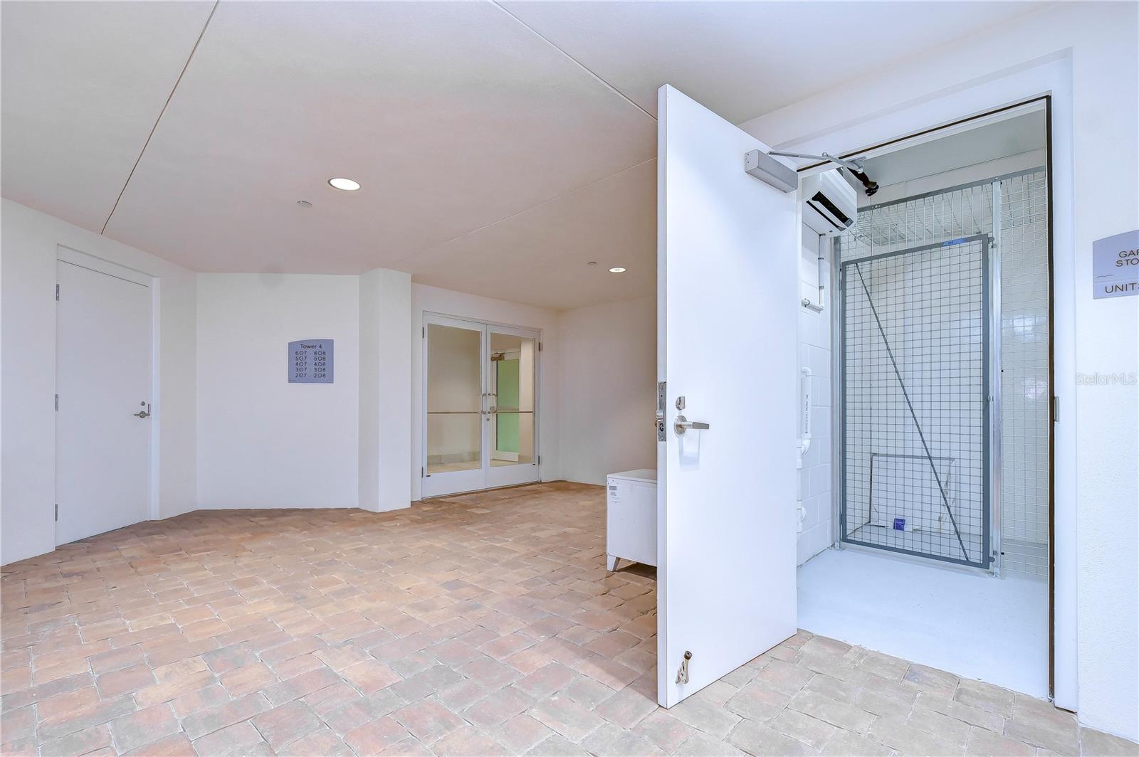 SUNSET POINTE AT COLLANY KEY IV CONDO - Residential