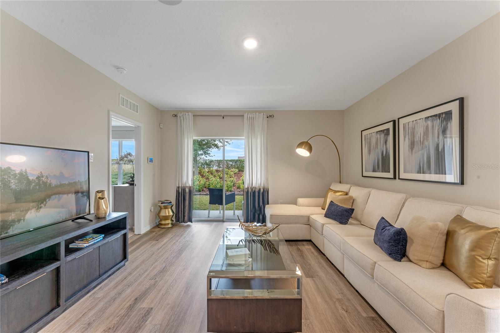 HARMONY WEST - Residential