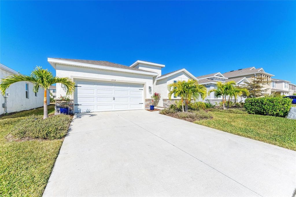 Photo of 17719 Cantarina Cove, Bradenton, FL 34211 (MLS # A4681924)