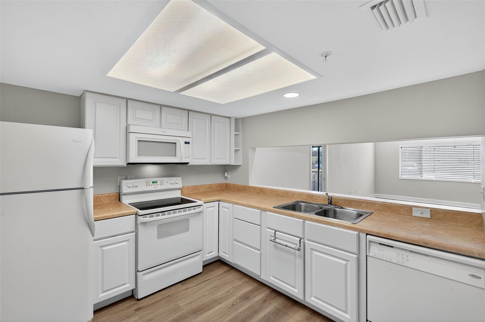 2595 COUNTRYSIDE BOULEVARD 8106