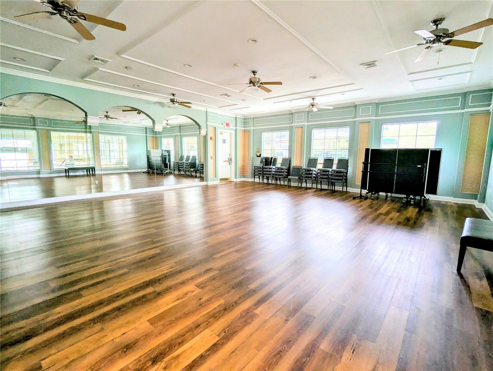 SUMMIT GREENS PH 01 - Residential