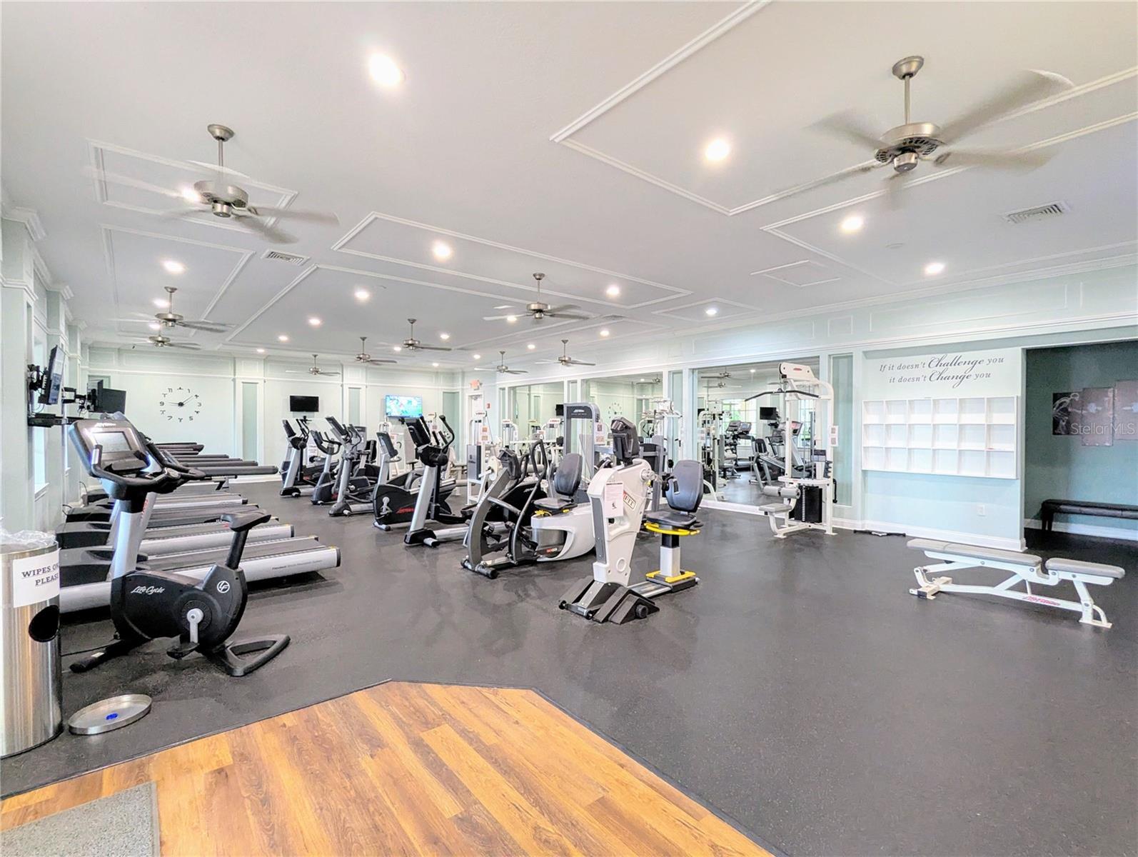 SUMMIT GREENS PH 01 - Residential