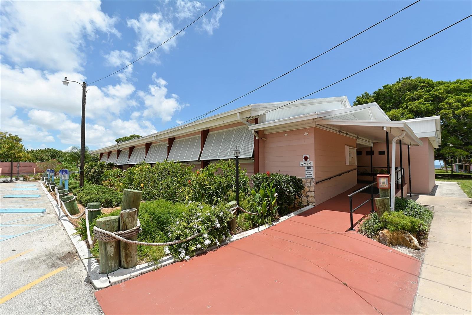 BAYSHORE VILLAGE I - Residential