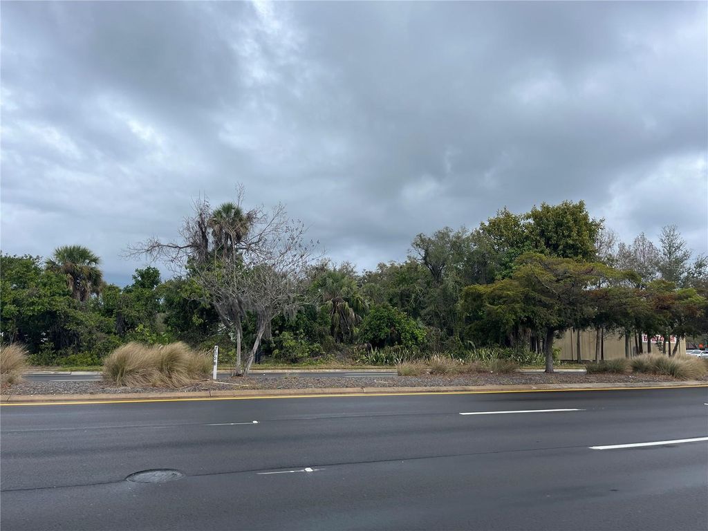 Photo of 1519 Manatee Avenue E, Bradenton, FL 34208 (MLS # A4683352)