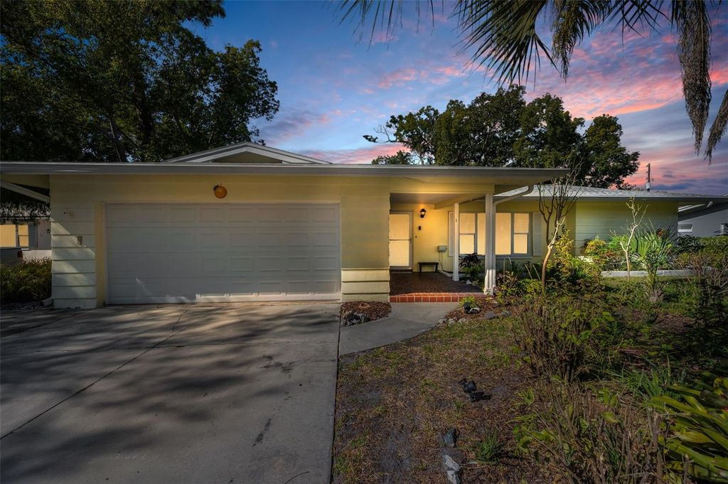 Photo of 2310 Sarazen Dr, Dunedin, FL 34698 (MLS # TB8468877)