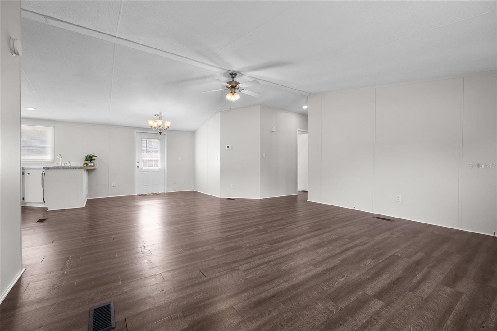 148 SE SHARON LANE