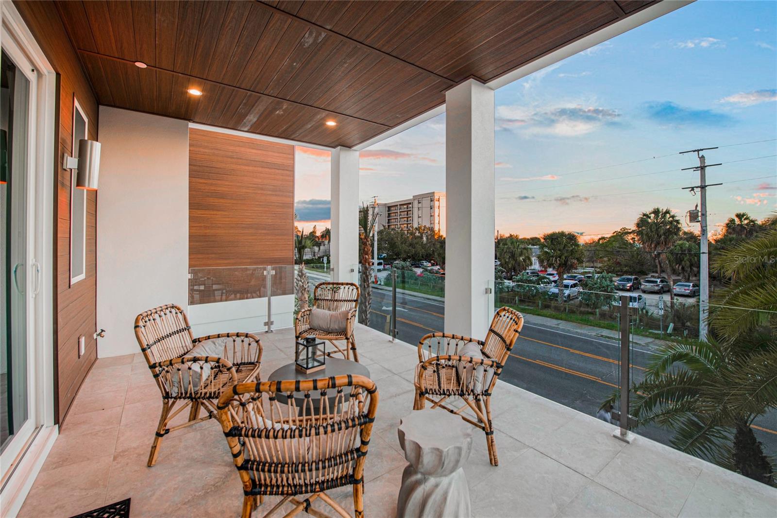 329 BEACH LAND CONDOMINIUM - Residential