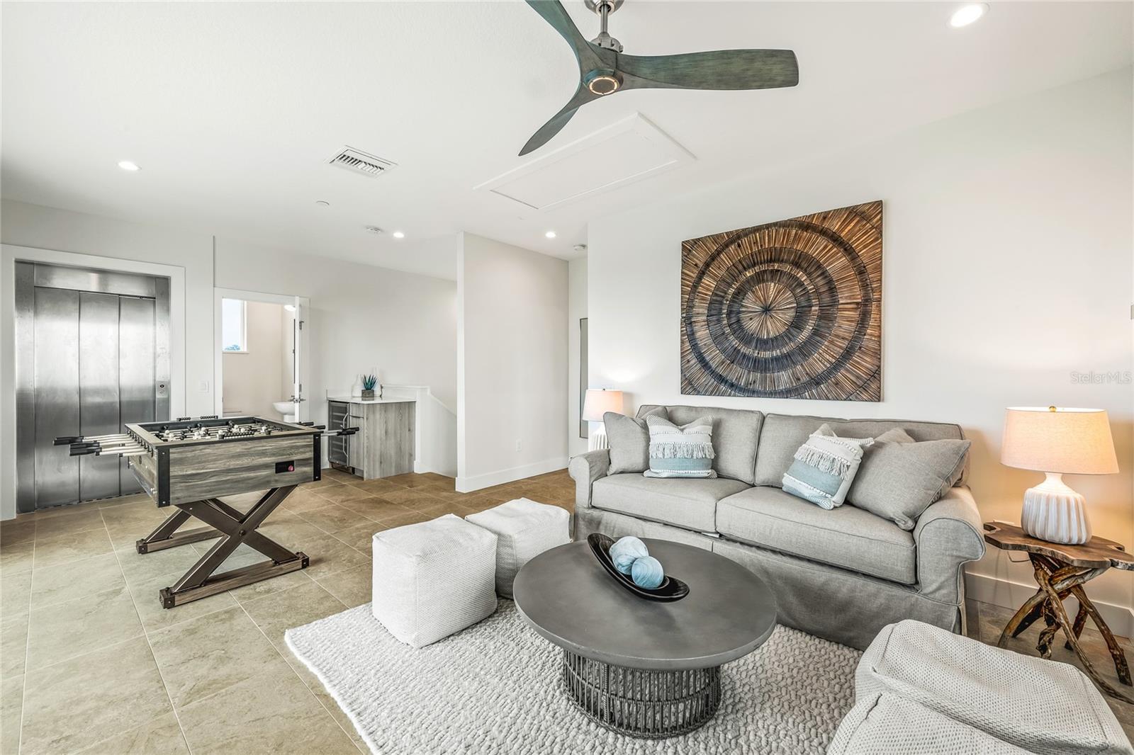 329 BEACH LAND CONDOMINIUM - Residential