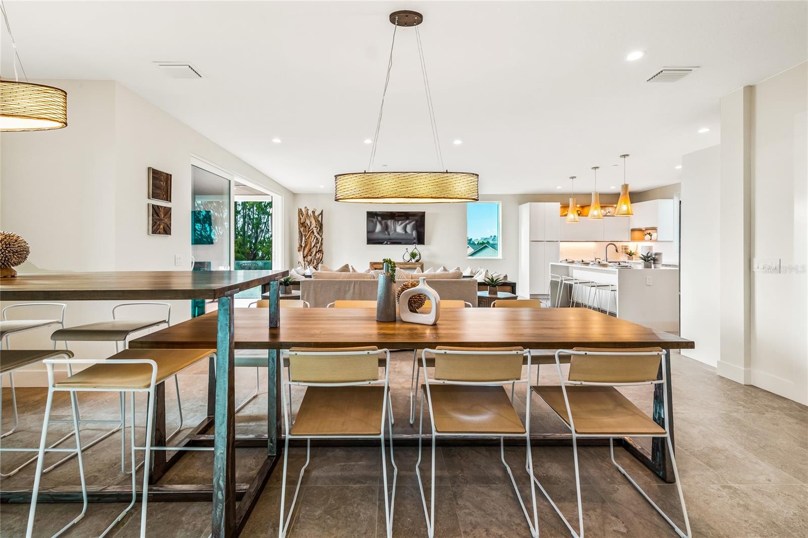 329 BEACH LAND CONDOMINIUM - Residential