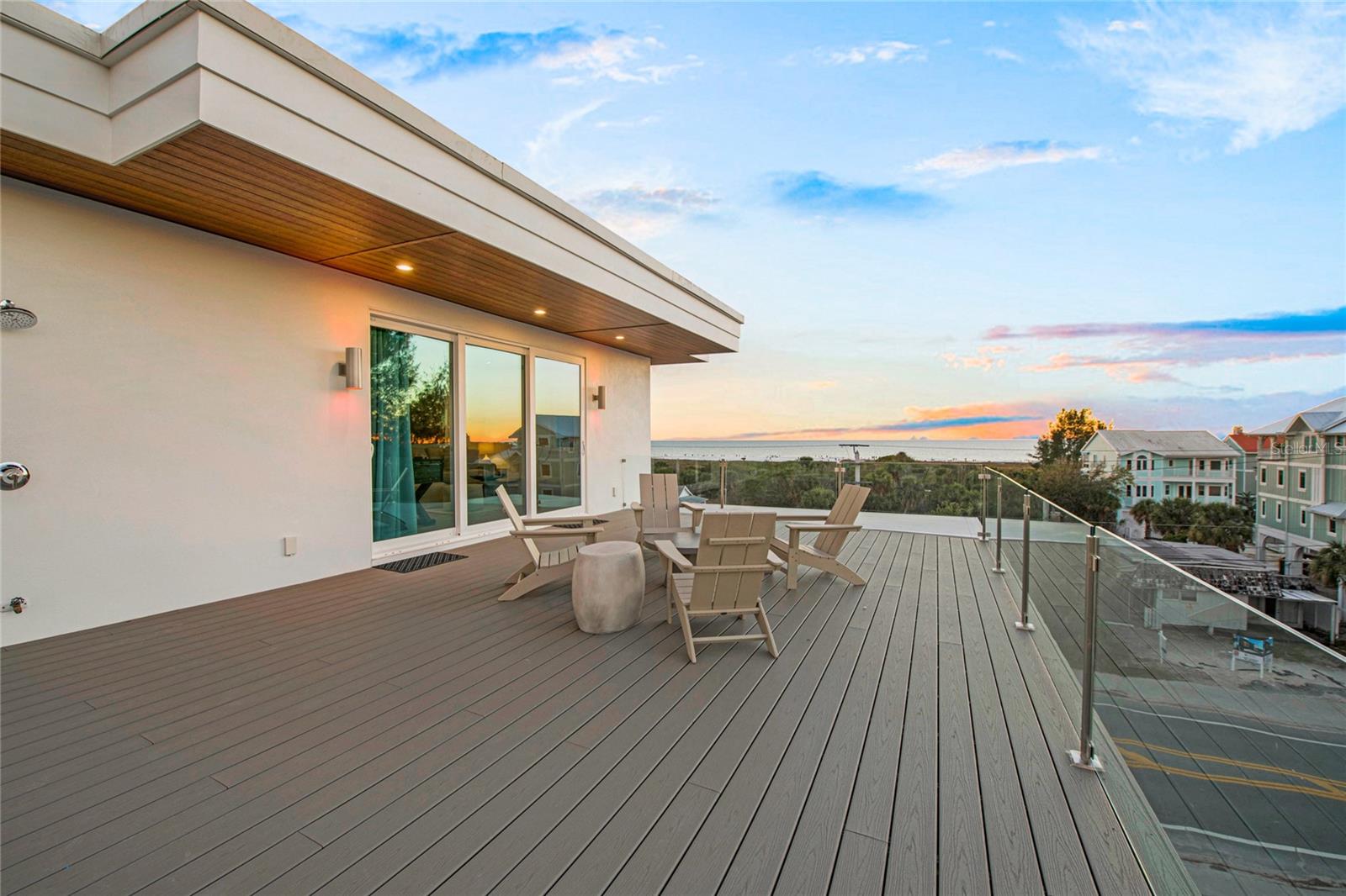 329 BEACH LAND CONDOMINIUM - Residential