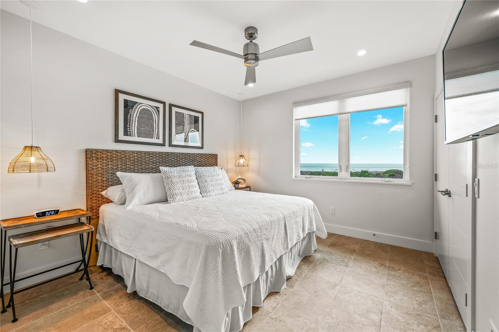 329 BEACH LAND CONDOMINIUM - Residential