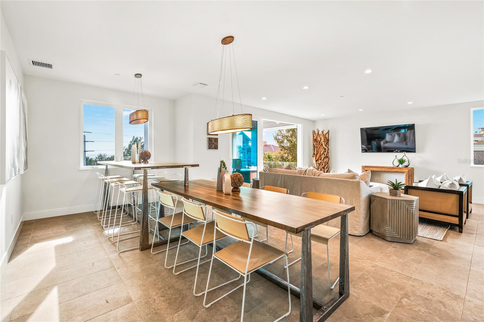 329 BEACH LAND CONDOMINIUM - Residential