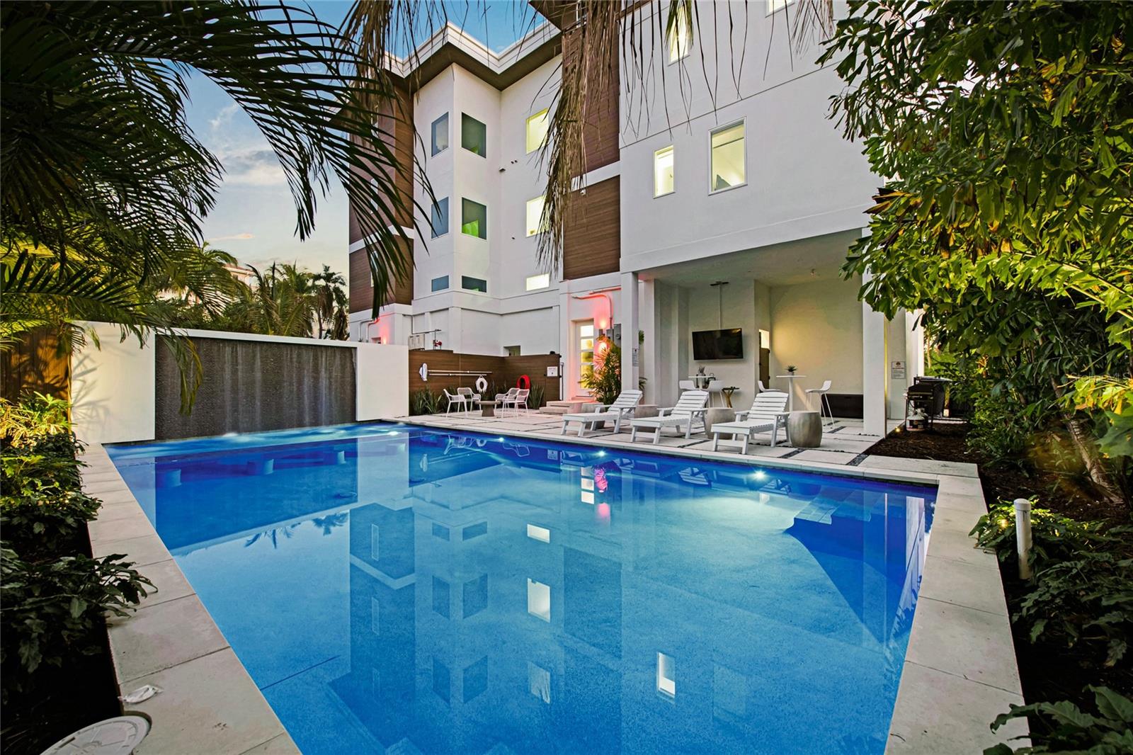 329 BEACH LAND CONDOMINIUM - Residential