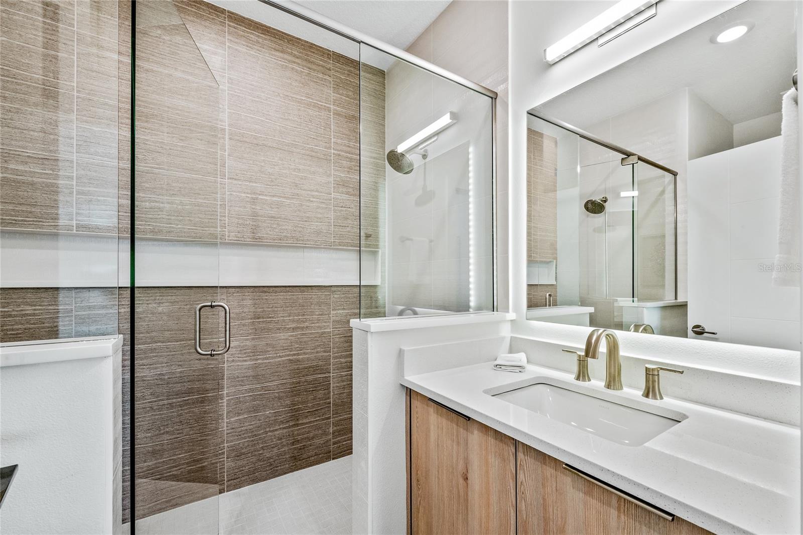 329 BEACH LAND CONDOMINIUM - Residential