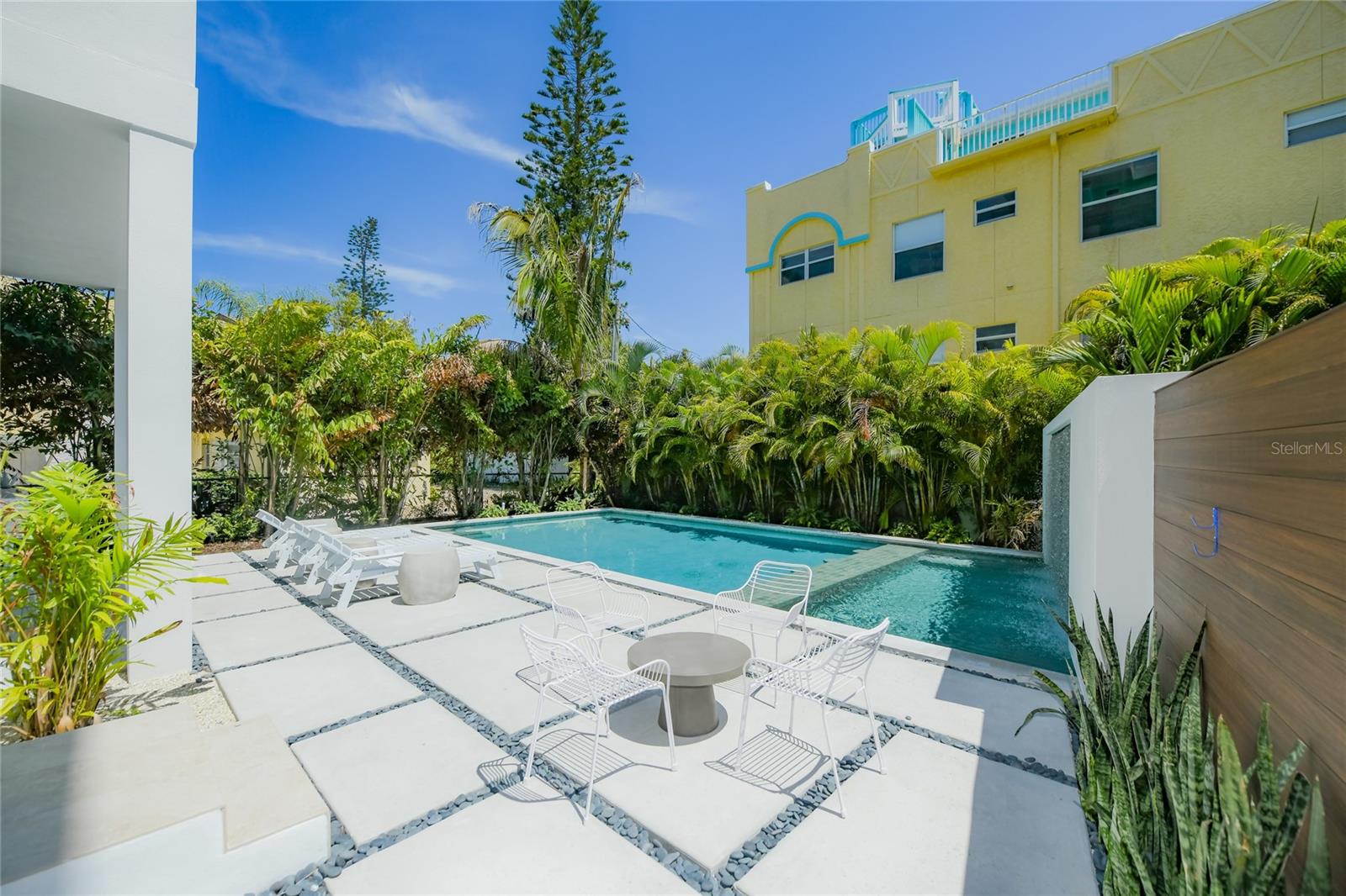 329 BEACH LAND CONDOMINIUM - Residential