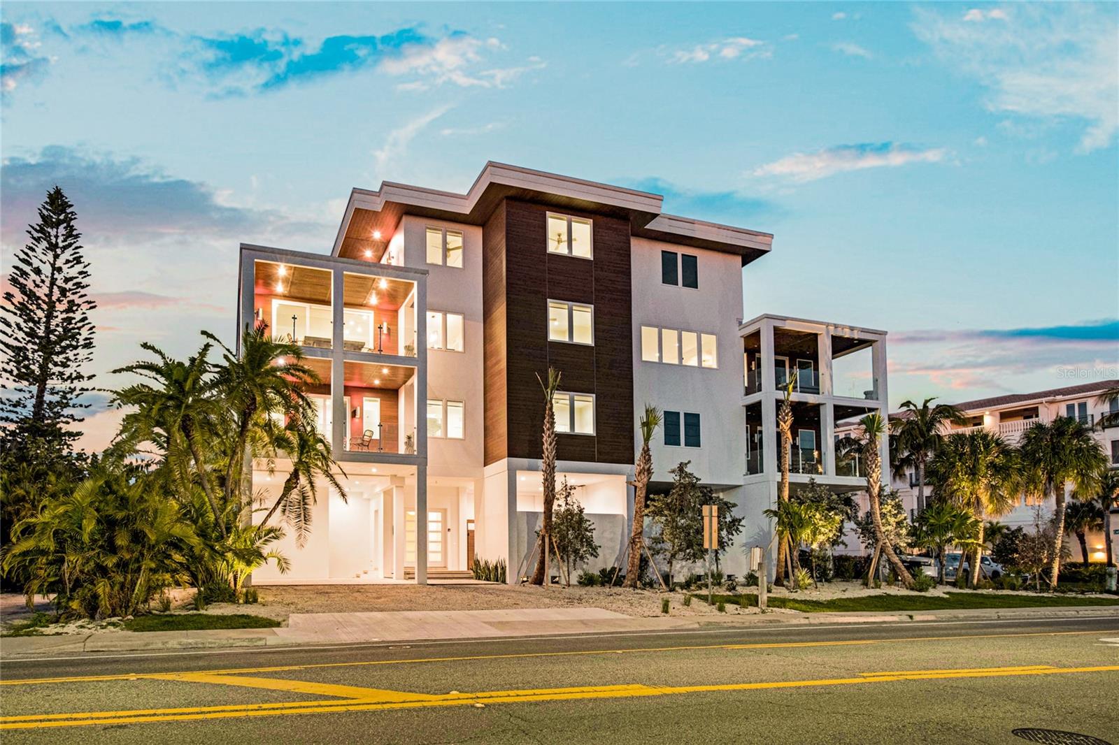 329 BEACH LAND CONDOMINIUM - Residential