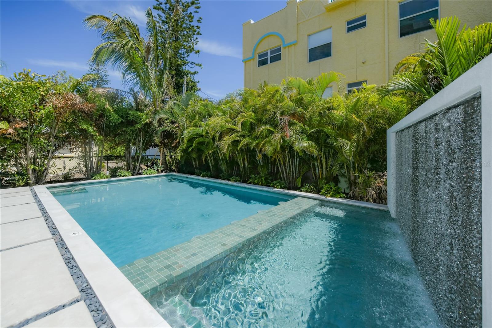 329 BEACH LAND CONDOMINIUM - Residential