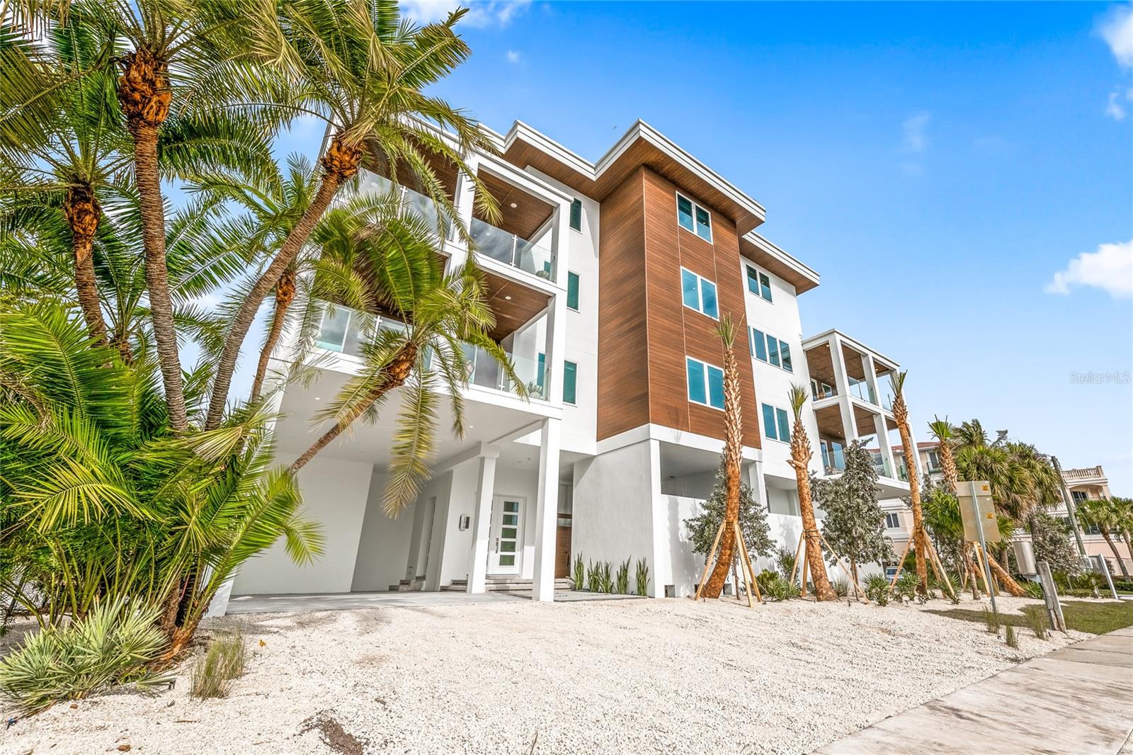 329 BEACH LAND CONDOMINIUM - Residential