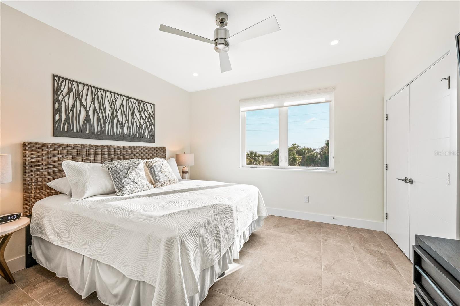 329 BEACH LAND CONDOMINIUM - Residential