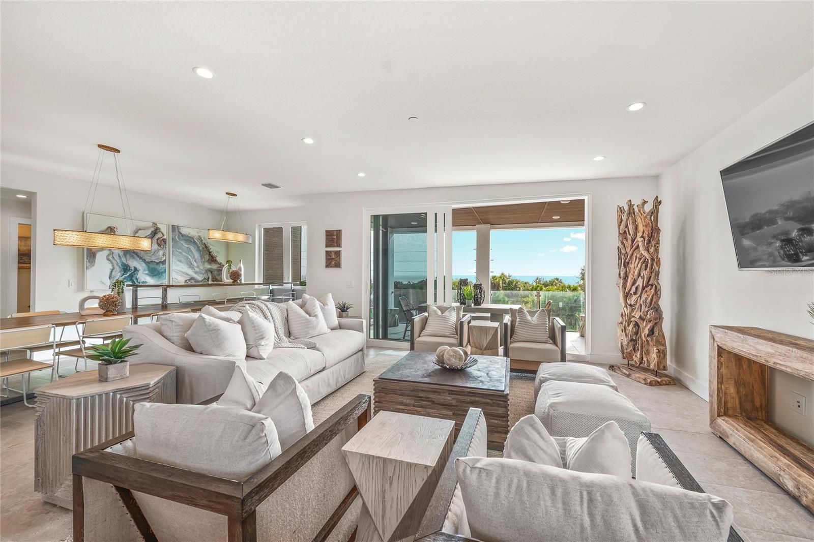 329 BEACH LAND CONDOMINIUM - Residential